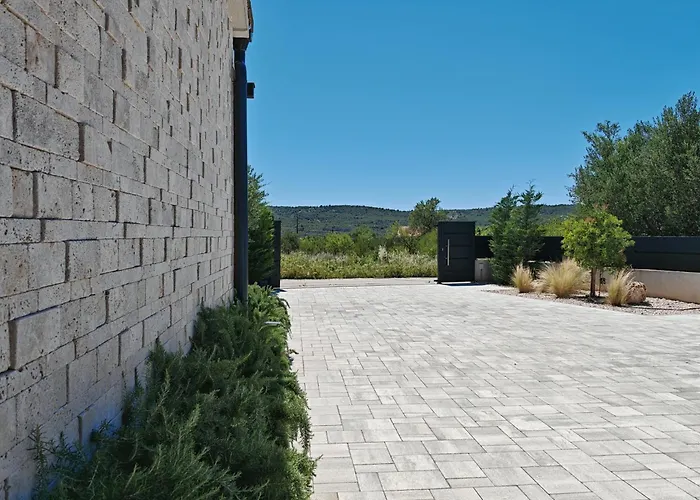 Zann * Dubrava (Sibenik-Knin)